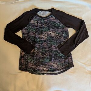Eddie Bauer Black and Green Long Sleeve Tee
